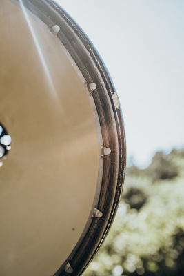 Керамический гриль MONOLITH Classic Pro-Series 2.0 RED+ ножки с колесиками и боковые столики + комплектующие